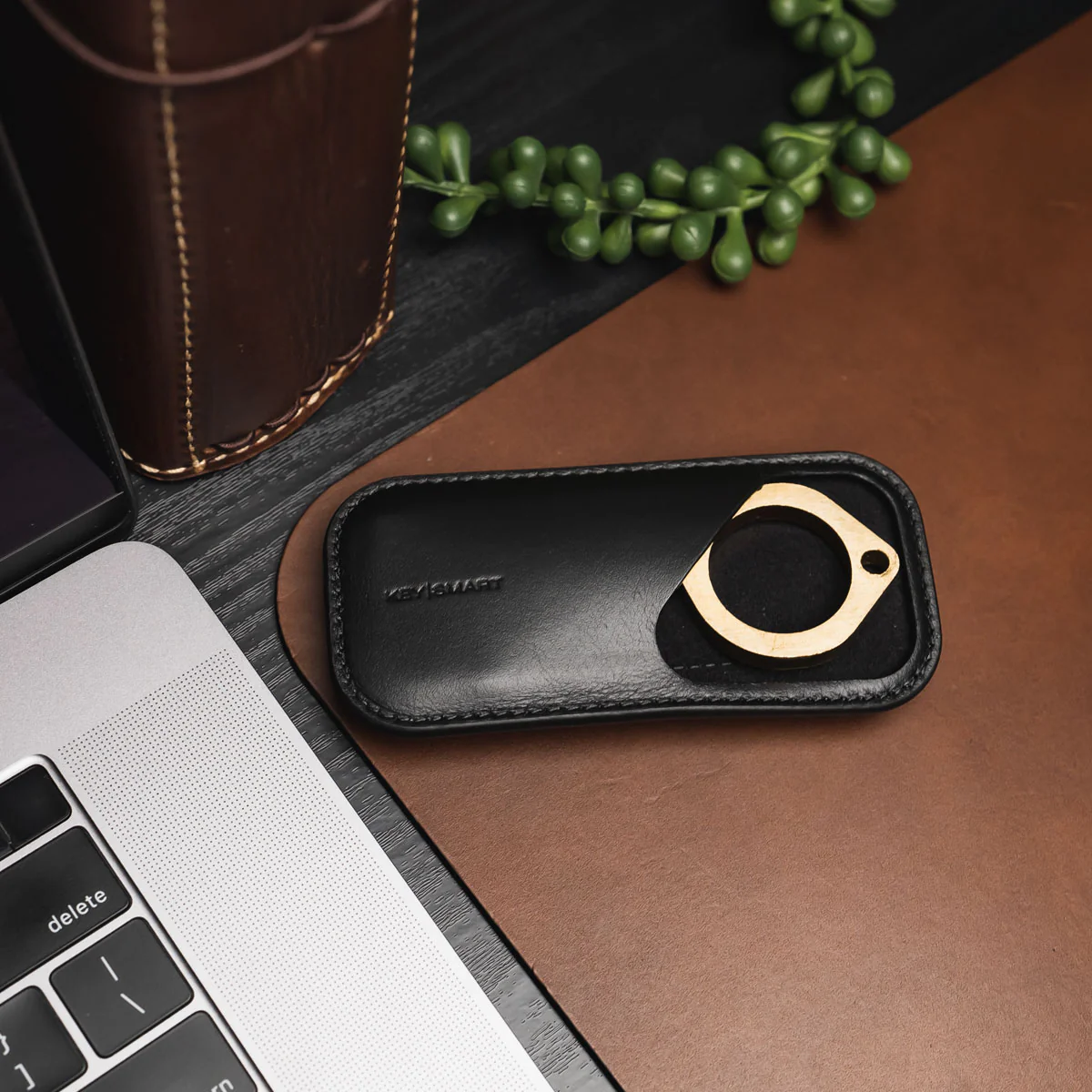 CleanKey Sheath | Safely store CleanKey | Silver Ion-Lining | Premium Leather - Image 7