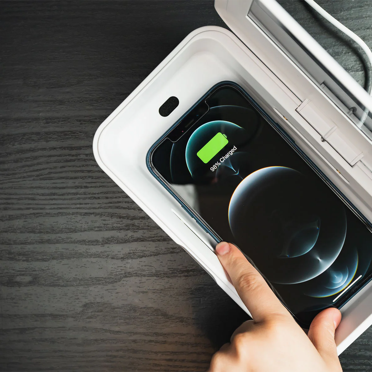 CleanTray Charge | Quickly Kills 99.99% of Germs | Built-in Wireless Charger - Image 3